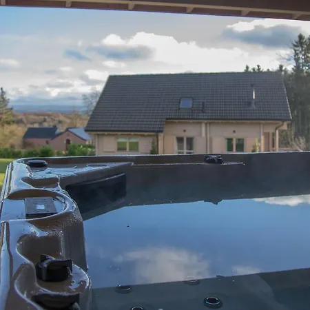 Dom wakacyjny Chalet De Luxe Valentina *